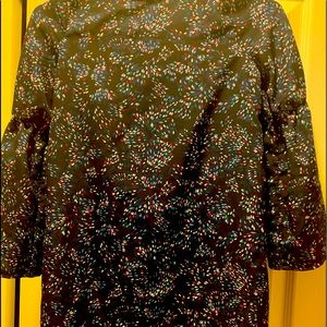 Blue dress w flowers, 3/4 sleeve, low thigh